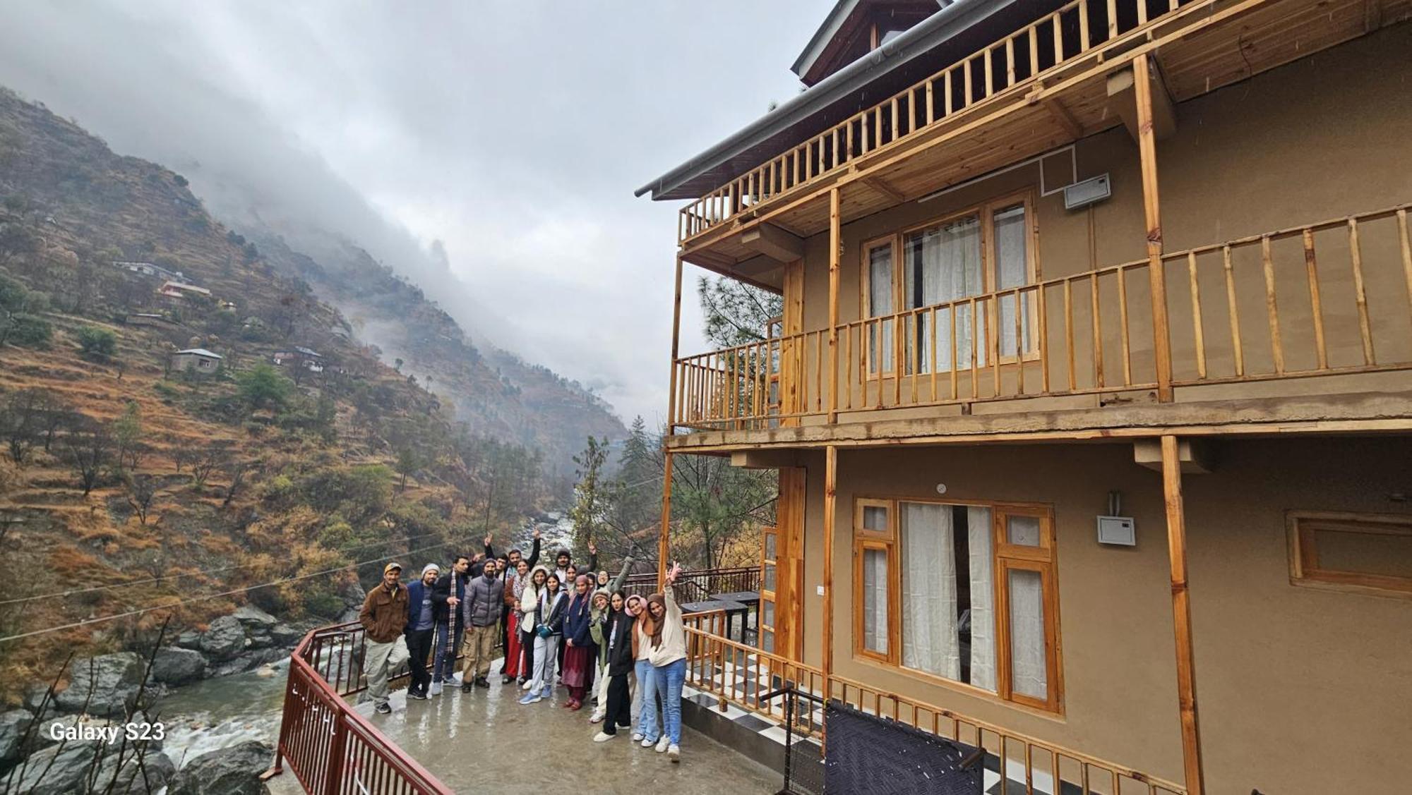 The Fiza Retreat Tirthan Banjar Ngoại thất bức ảnh