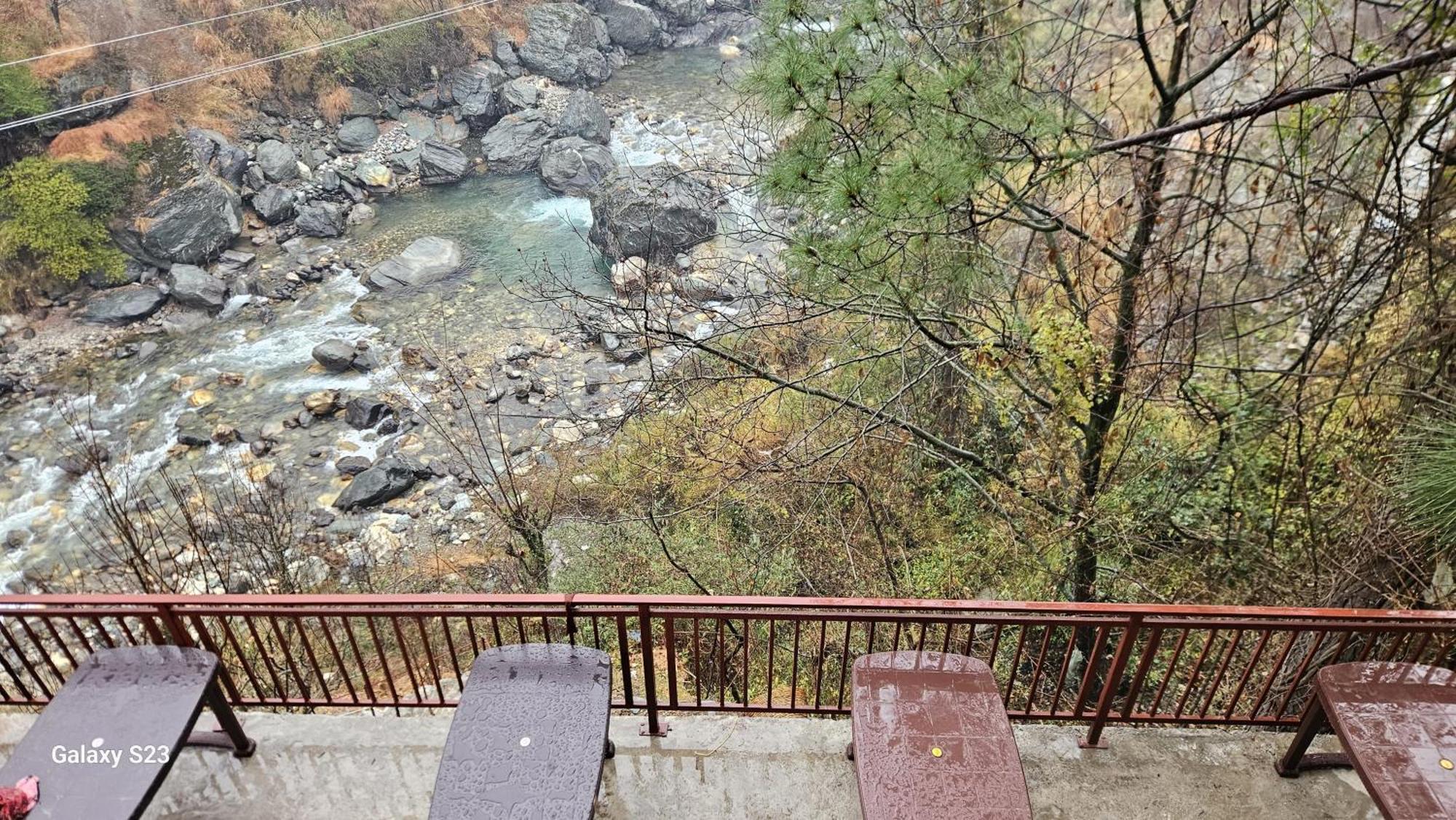 The Fiza Retreat Tirthan Banjar Ngoại thất bức ảnh